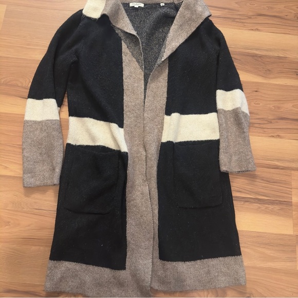 Max Studio Black and Tan Knit Cardigan - Picture 4 of 6